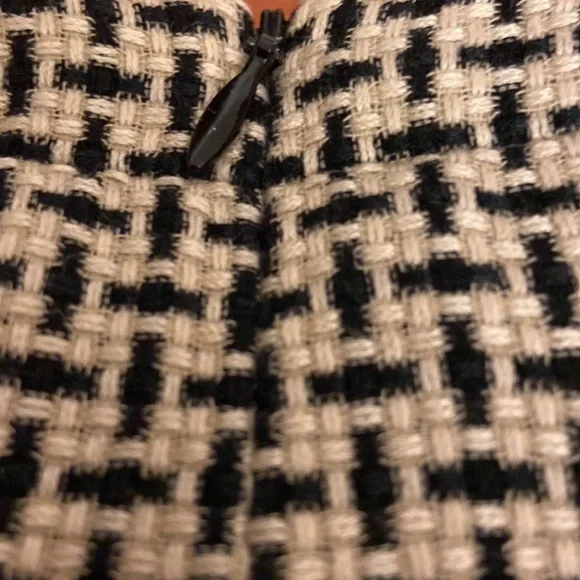 Escada Women’s Pull On Zip Tan and Black Tweed Lined Skirt. - Picture 5 of 10